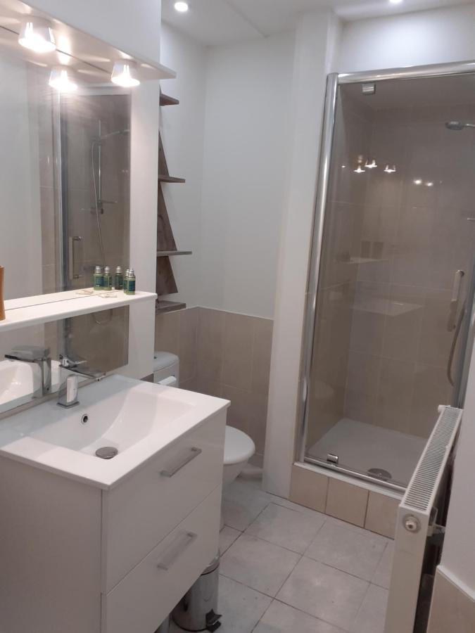 Studio En Plein Centre Ville - 2 A 4 Personnes Tence Экстерьер фото
